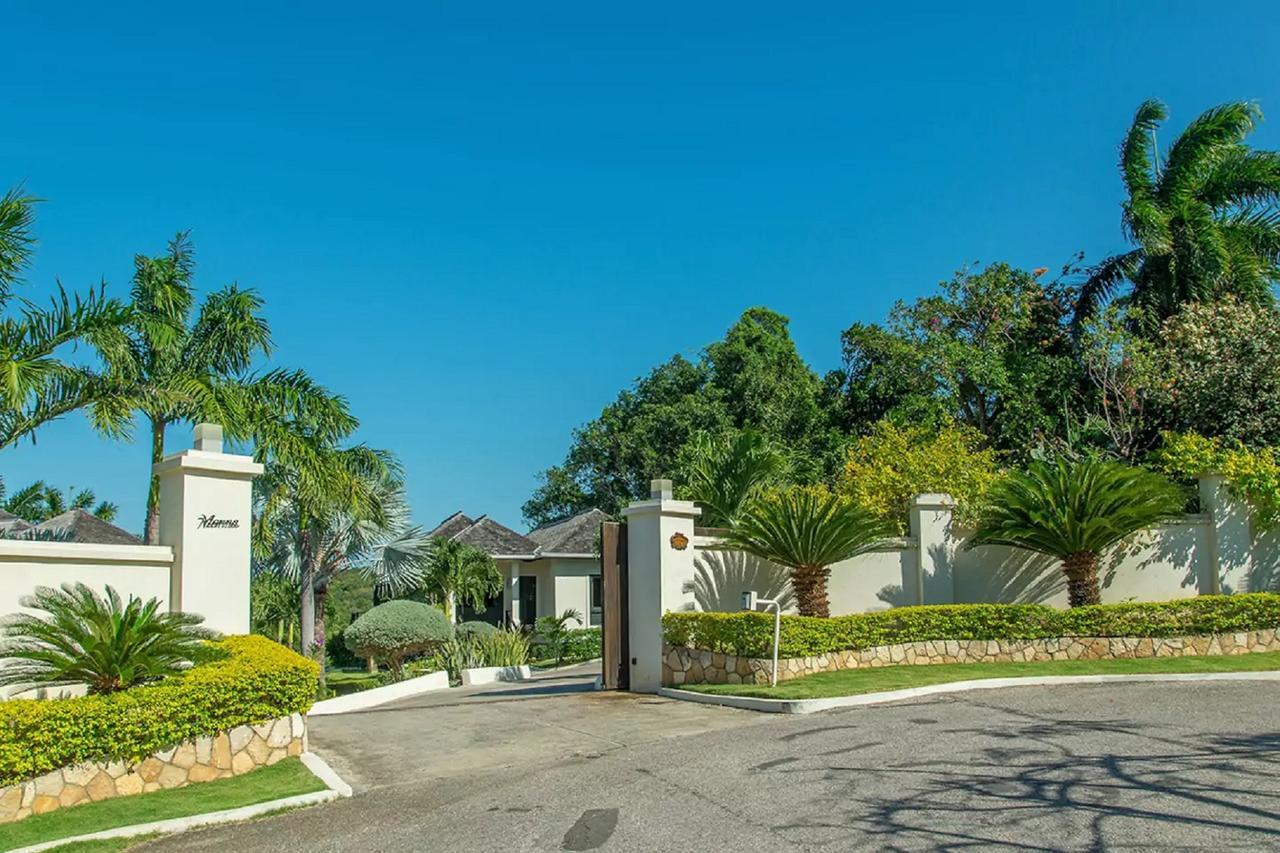 Luxury Villa Sleeps 6, Beach Access, מונטגו ביי מראה חיצוני תמונה